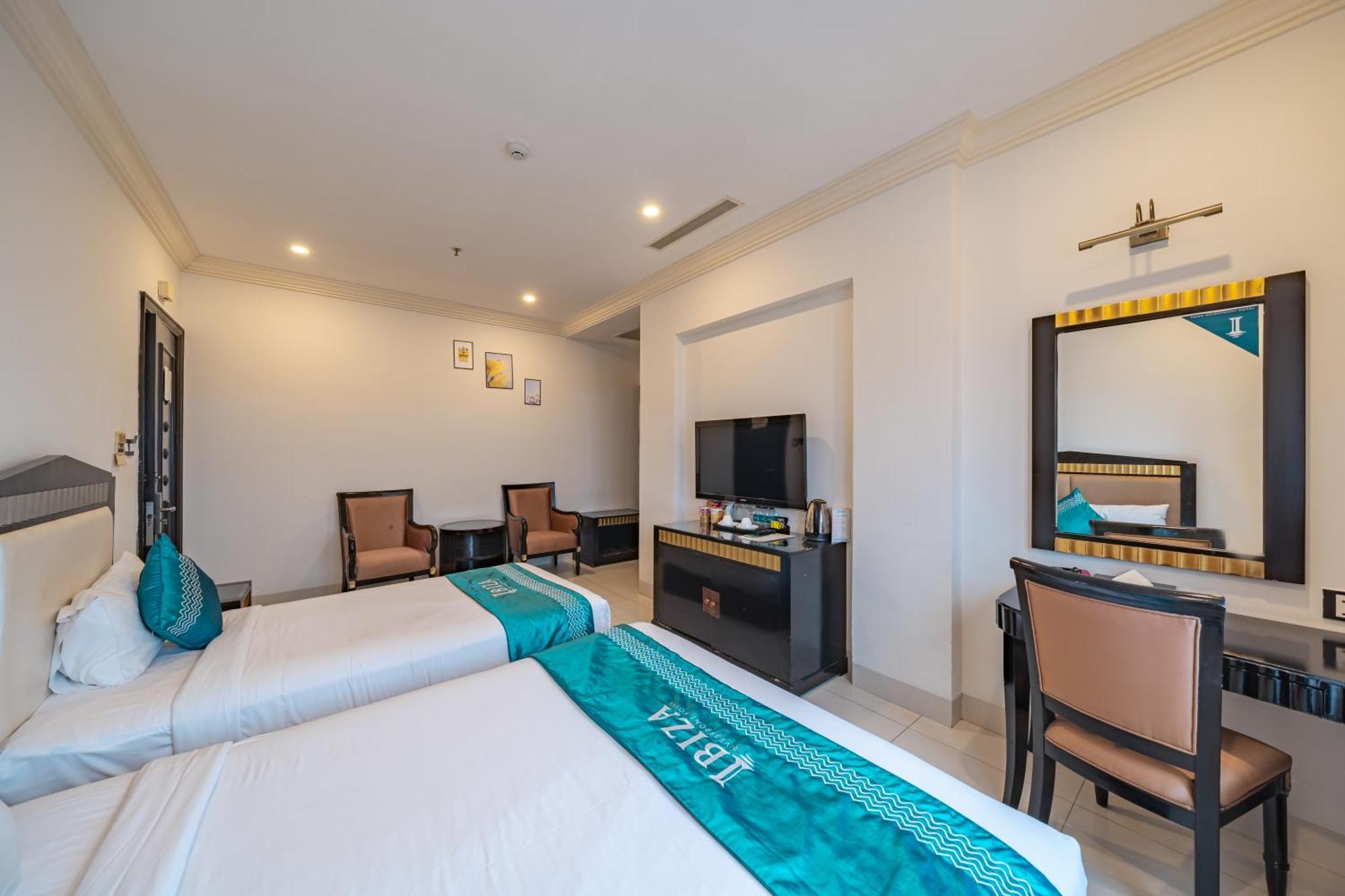 Ibiza Riverfront Da Nang Hotel Powered By Aston Zewnętrze zdjęcie